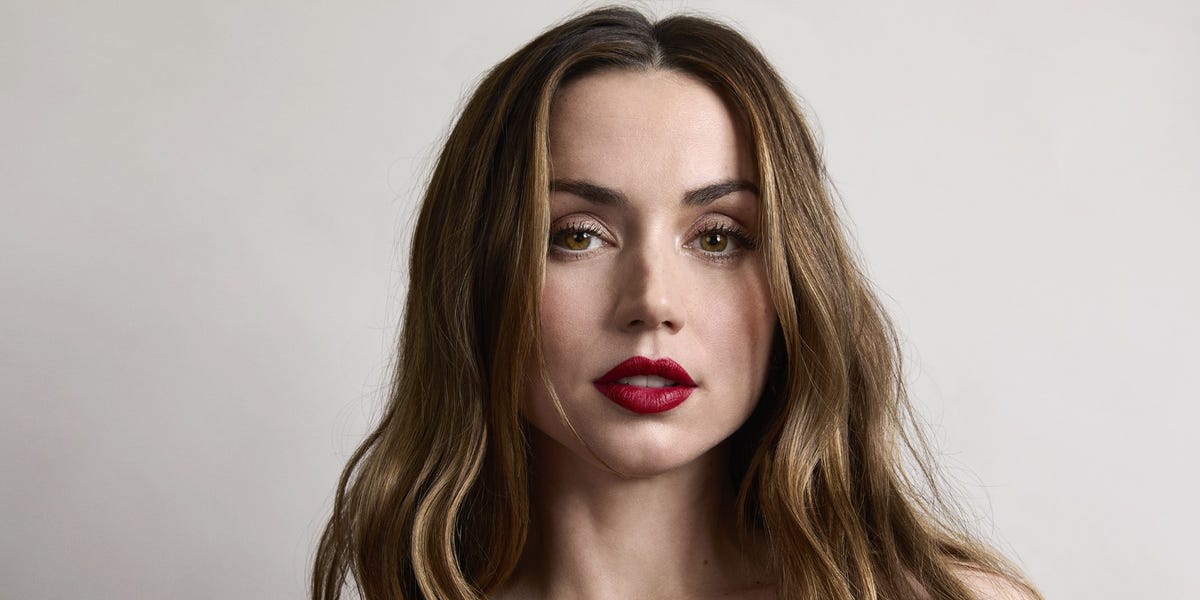 Ana de Armas at the Ballerina London premiere, makeup by Mélanie Inglessis