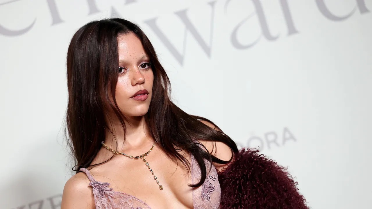 Jenna Ortega at InStyle ImageMaker Awards 2025, makeup by Mélanie Inglessis