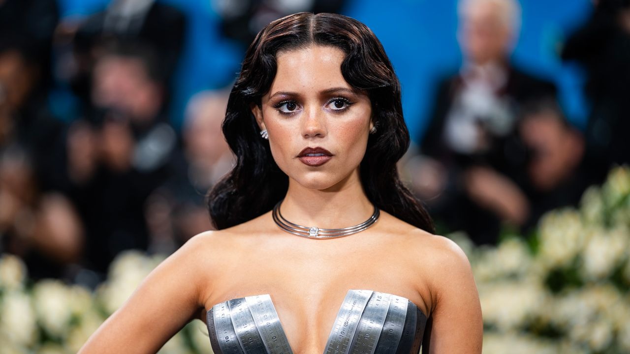 Jenna Ortega Met Gala 2025 beauty look, makeup by Mélanie Inglessis