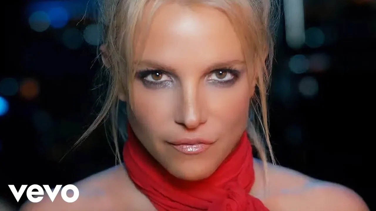 Britney Spears Slumber Party music video, makeup by Mélanie Inglessis